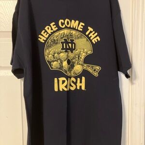 Notre Dame Fightin’ Irish Mens Sz XL Champion Here Come The Irish Blue Shirt